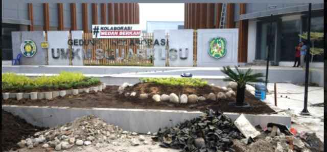 Gedung Koloborasi UMKM Square USU Jl. Dr. Mansyur Medan. Hingga kini belum Rampung, diduga Pemprovsu memberikan Dana Hibah sebesar Rp41 M pada Triwulan ke II 2025 untuk merampungkannya.