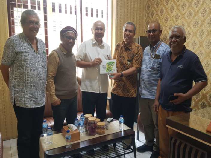 IMG-20250709-WA0004 Keterangan Foto : Kepala Balai Pelestarian Kebudayaan Wil-II Provinsi Sumatera Utara Sukronedi. S.Si, MA, Salya Rusdi dan Muh Thamrin Bersama Tim 7 : Ir. Burhan Batubara, Rizanul, Miduk Hutabarat dan dari aktifis pemerhati pembangunan, LIPPSU Azhari A.M Sinik.